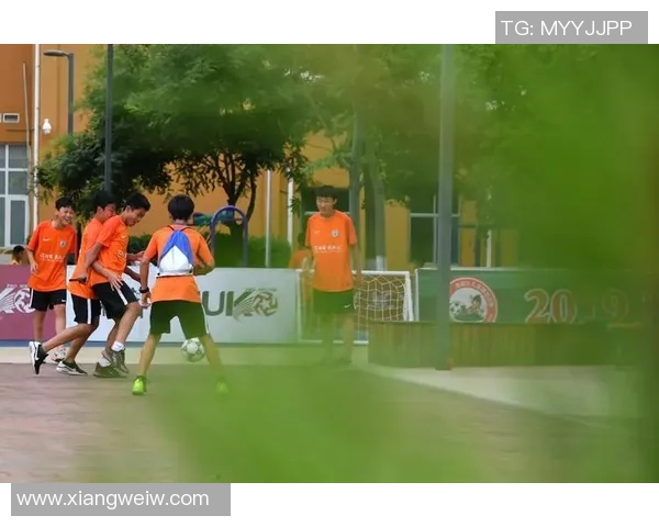 苹果壁纸男生足球明星的魅力与风采展现青春活力与梦想追逐 苹果壁纸男生足球明星的魅力与风采展现青春活力与梦想追逐