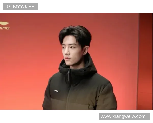 肖战与足球明星的精彩对决：谁能在球场与舞台上赢得更多掌声与荣耀