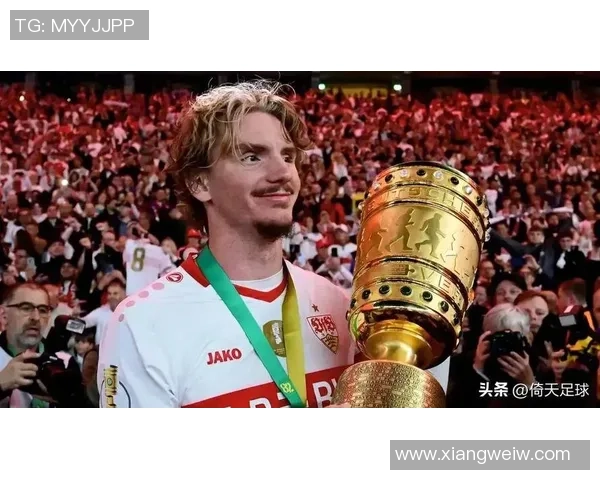 蓝眼珠足球明星盘点他们的魅力与球场风采一览 蓝眼珠足球明星盘点他们的魅力与球场风采一览