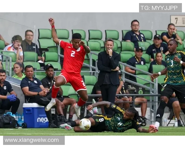 足球明星化身普通人街头探险揭秘真实生活与球场风采的反差魅力 足球明星化身普通人街头探险揭秘真实生活与球场风采的反差魅力